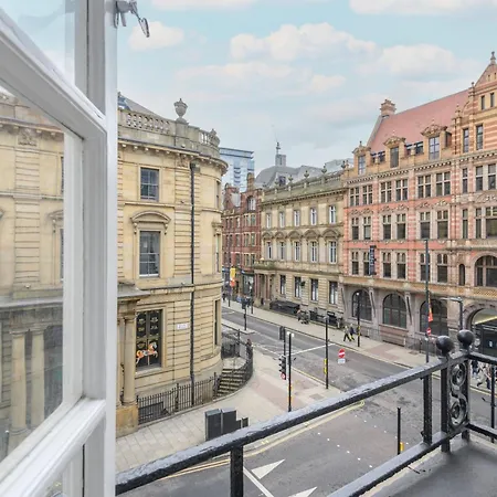 Central Business Class Apartment - Luxury Living Apartment *