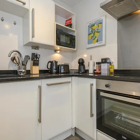 Central Business Class Apartment - Luxury Living Apartment