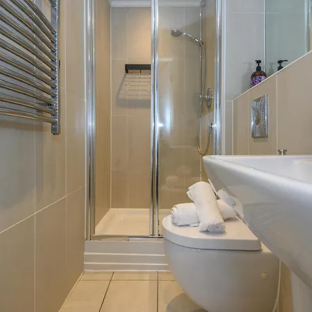 Luxury - Perfect For Business Apartment