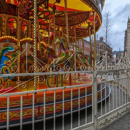 Central Business Class Apartment - Luxury Living Apartment *