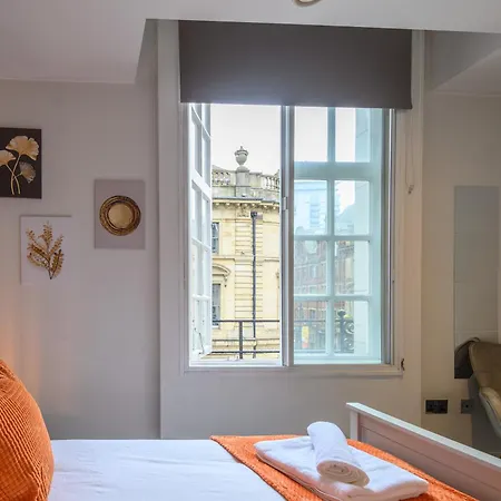 Central Business Class Apartment - Luxury Living Apartment