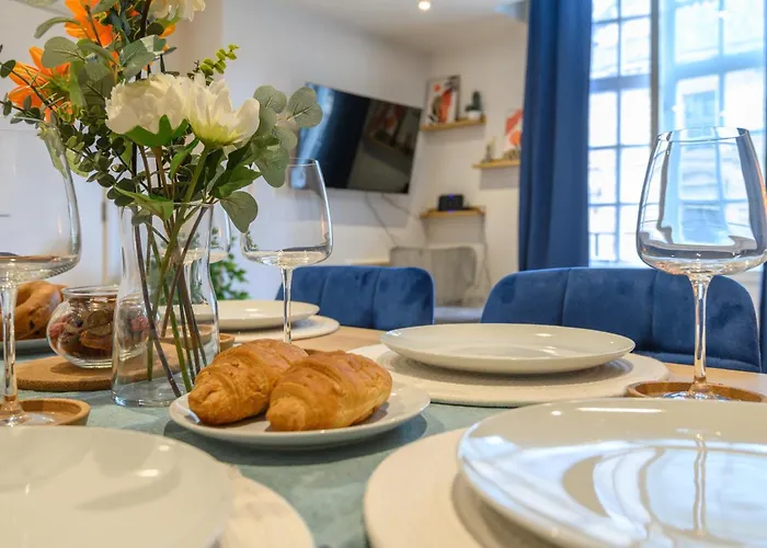 Business Class - Luxury Living