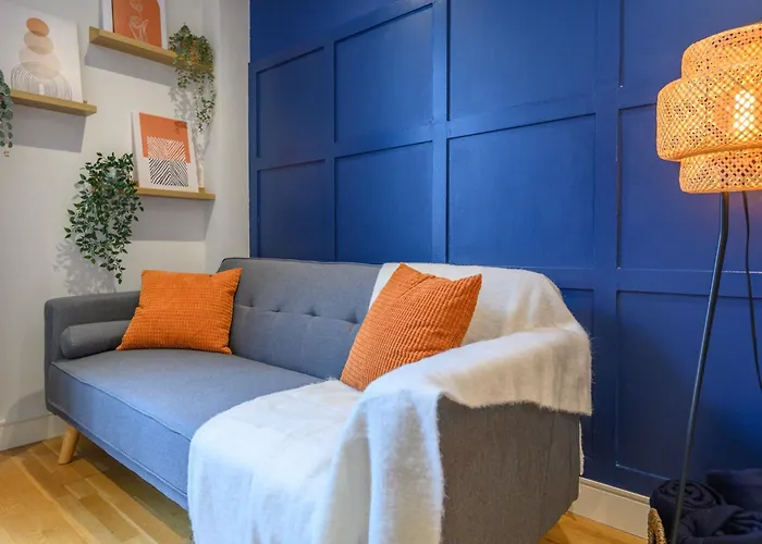 Business Class - Luxury Living * Лідс