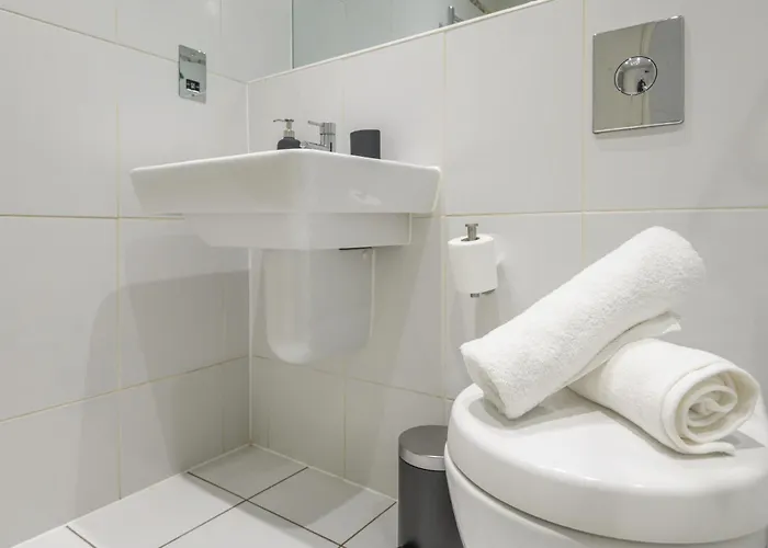 Business Class - Luxury Living Leeds (West Yorkshire)