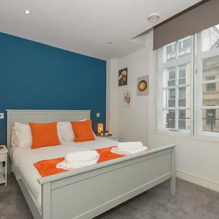 Central Business Class Apartment - Luxury Living