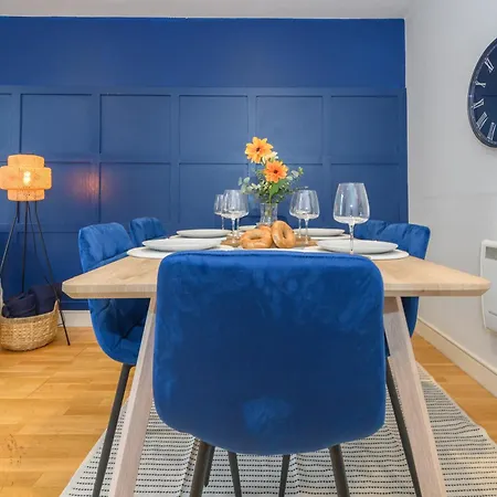 Central Business Class Apartment - Luxury Living Lägenhet